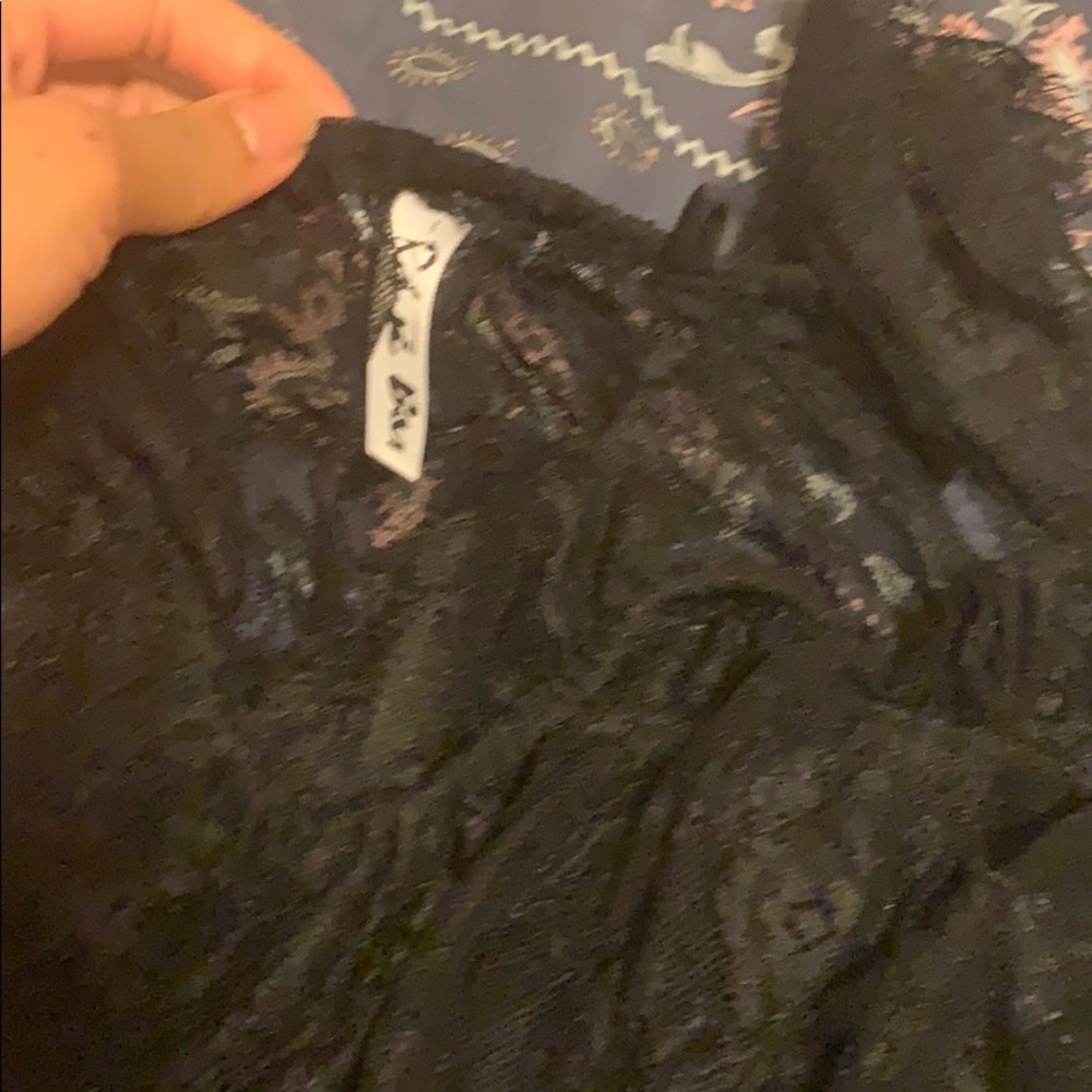 Rat and Boa lace coverup OS - Picture 4 of 7